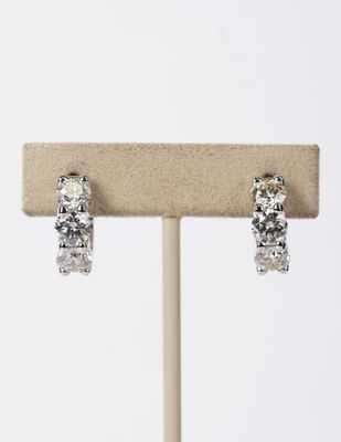 BIET- 14KW 8.17g 4.57ctw I-J/VS2-SI1 Round Diamond Huggie Hoop Earrings