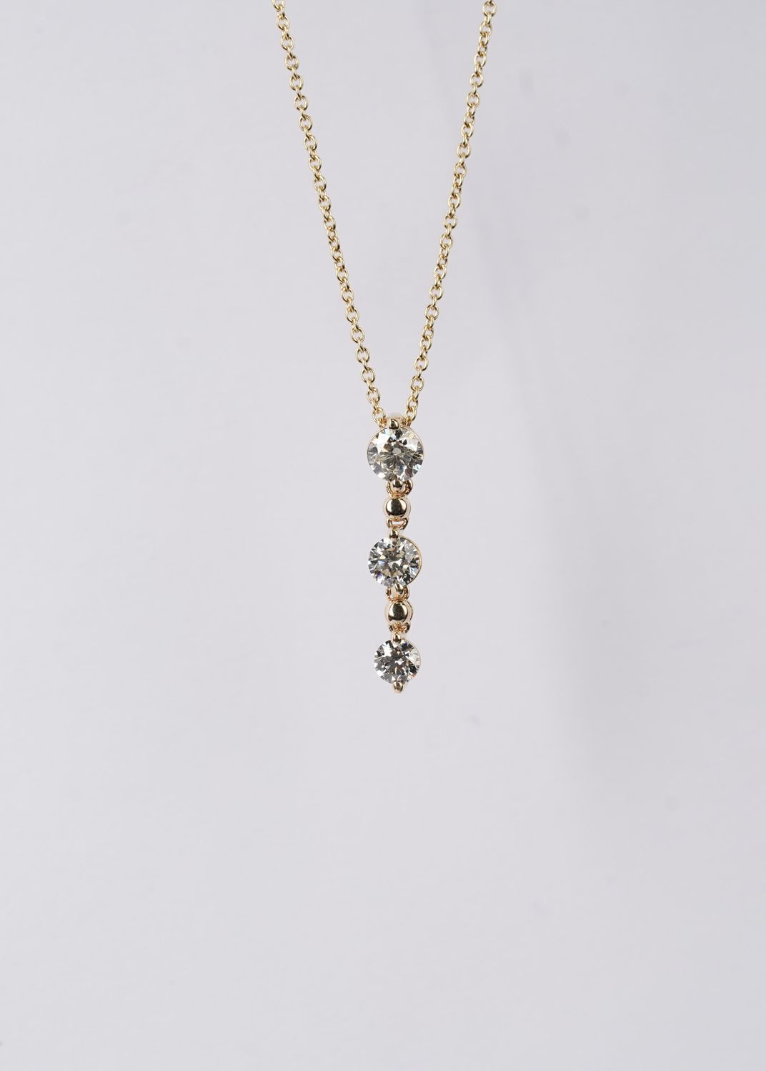 IRIX- 14KY 2.79g .78ctw Diamond Dangle Necklace 16-18&quot;