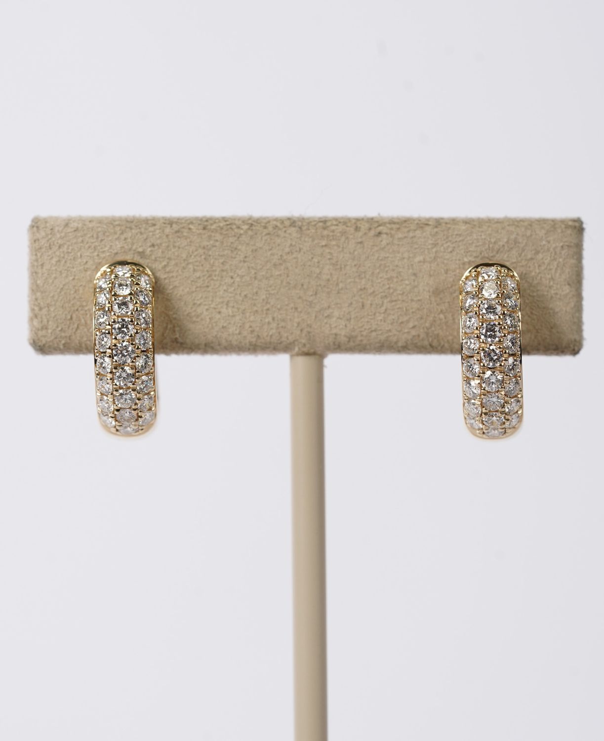 VATT- 14KY 5.00g 1.12ctw Pave Diamond Huggie Hoop Earrings