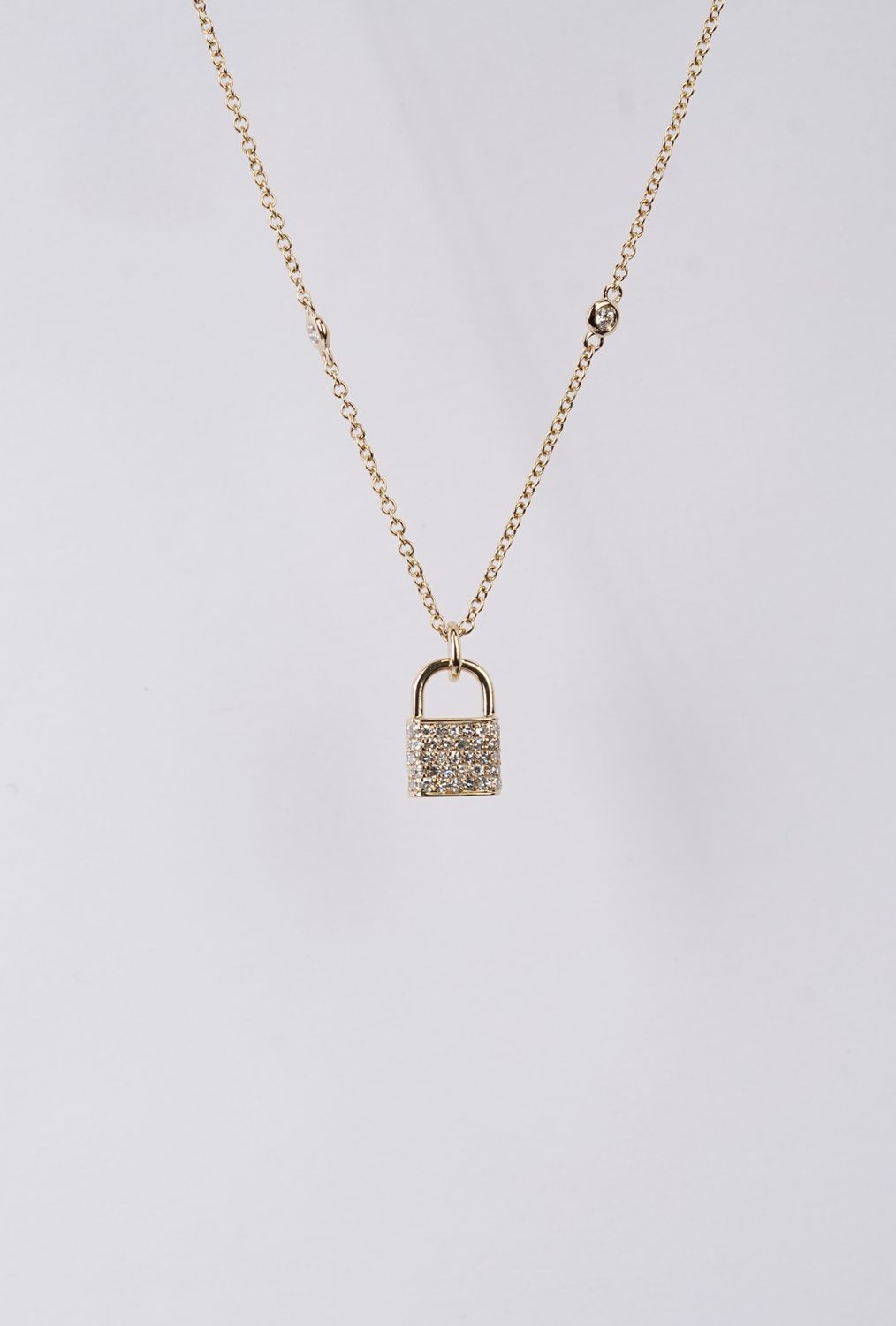 RTTX- 14KY 3.69g .32ctw Diamond Lock Necklace 16-18&quot;
