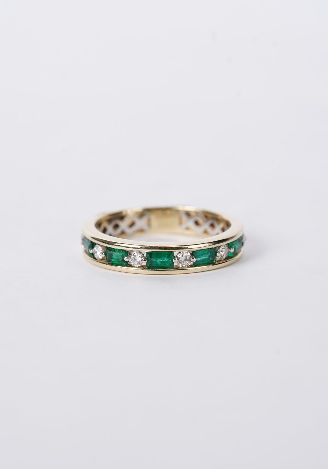 BTTX- 14KY 4.00g .70ctw Emerald &amp; Diamond Stackable Band (size 7.5)