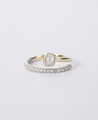 LETX- 14KWY 4.13g .57ctw Emerald & Round Diamond Fashion Ring (size 7) LETX- 14KWY 4.13g .57ctw Emerald & Round Diamond Fashion Ring (size 7)