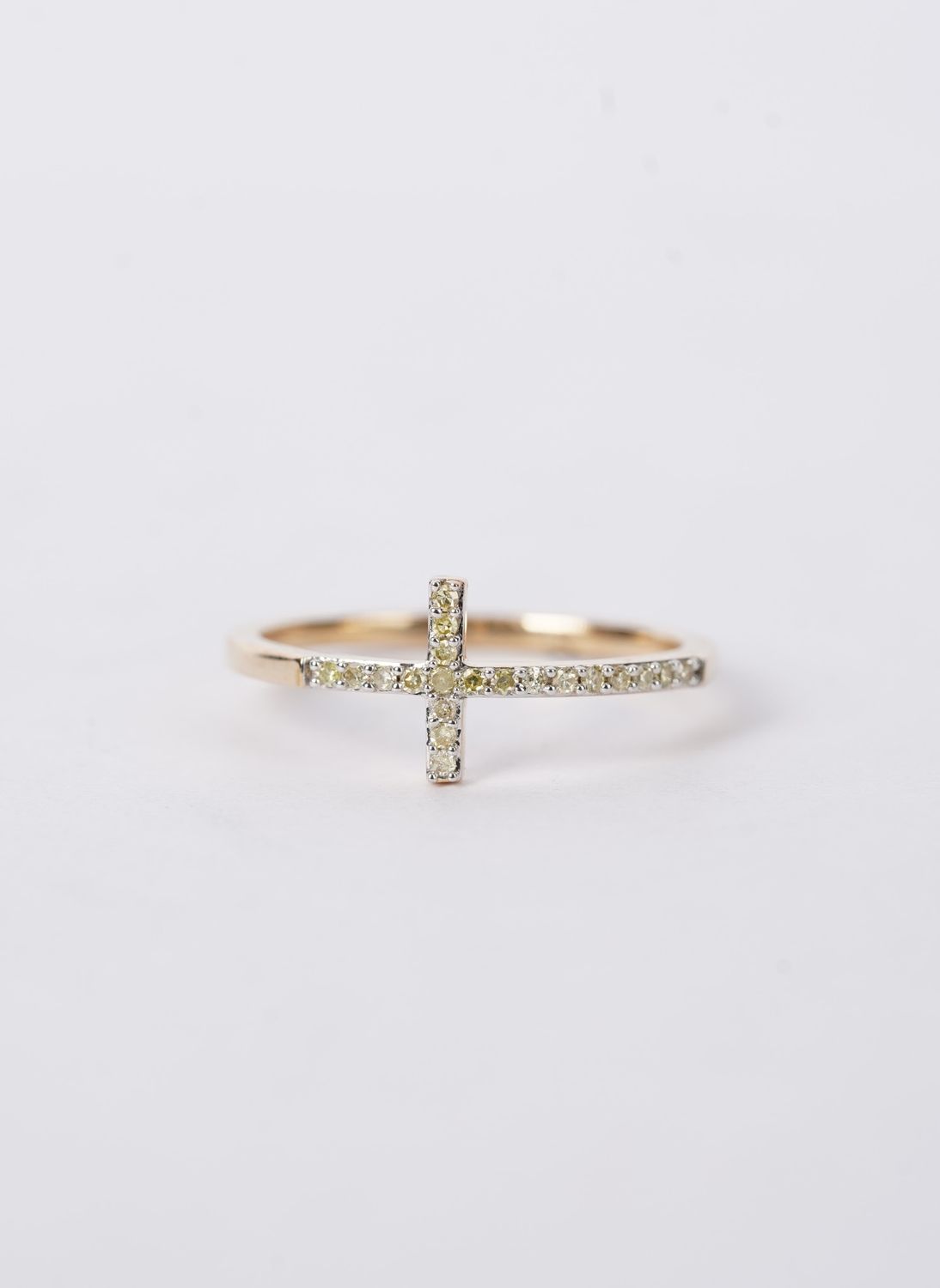 AVT- 10KY 1.57g .11ctw Diamond Cross Fashion Ring (size 7)