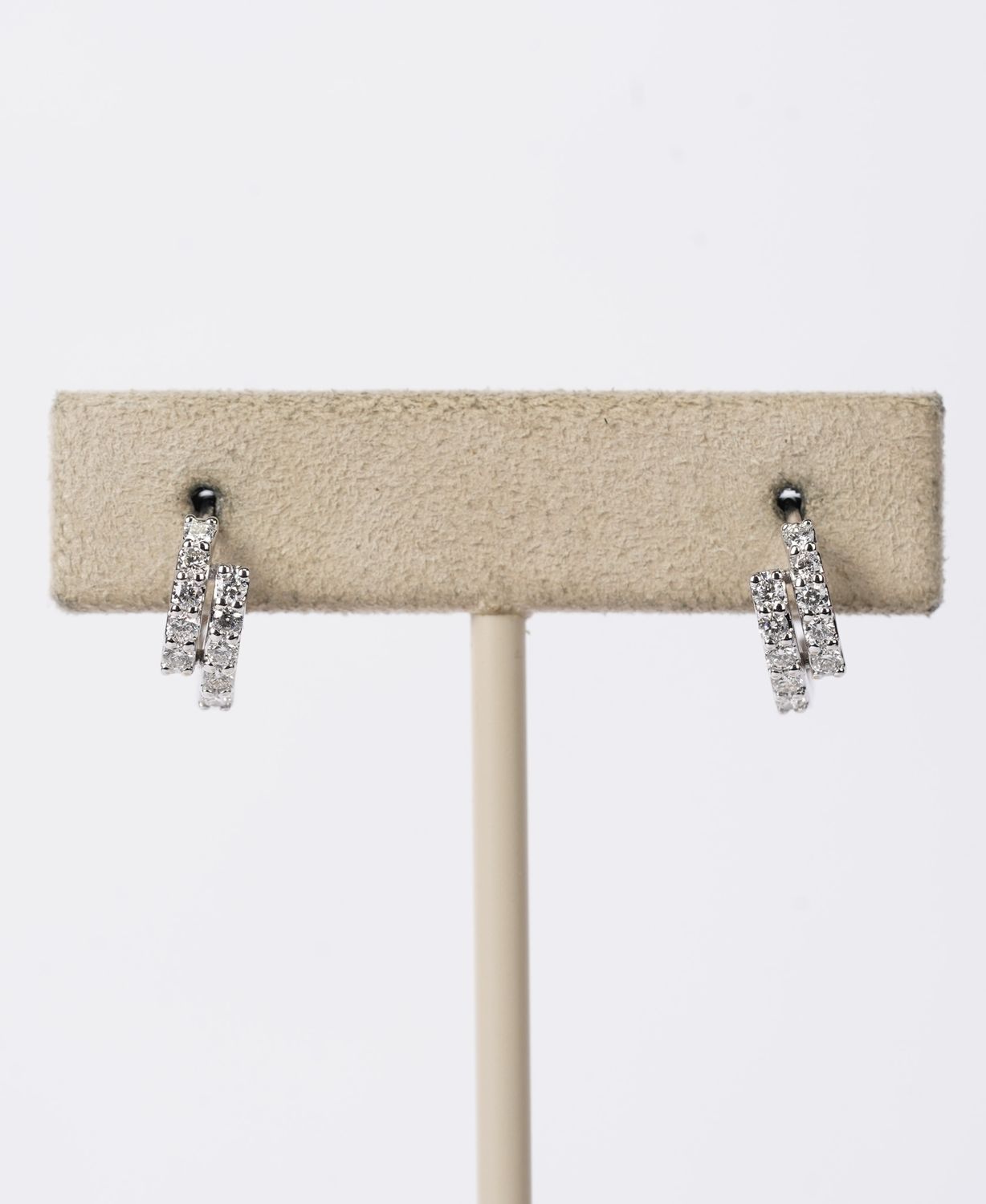 DERX- 18KW 1.74g .35ctw Diamond Fashion Huggie Hoop Earrings