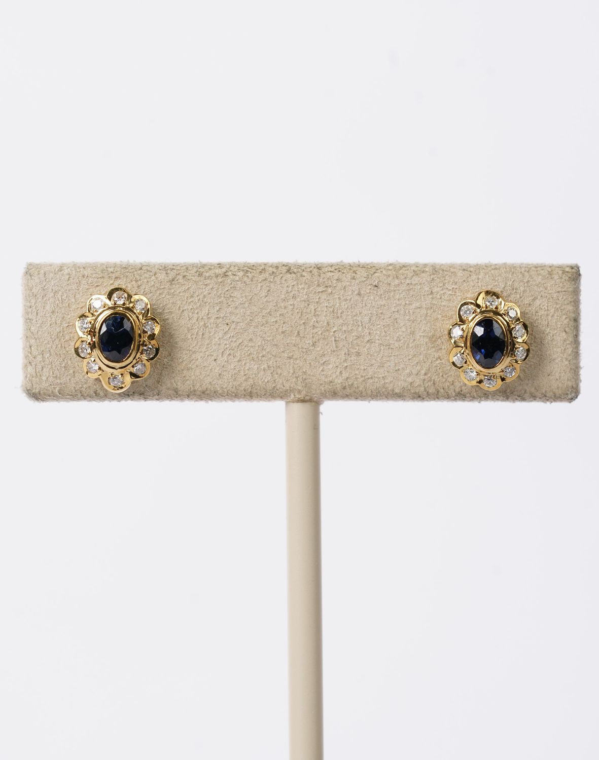 ABE- 18KY 1.82g .40ctw Sapphire &amp; Diamond Halo Stud Earring