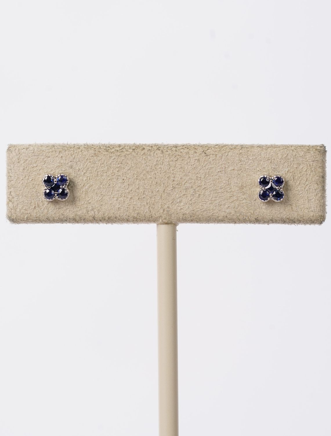 ATI- 18KW .94g .20ctw Sapphire Clover Stud Earrings