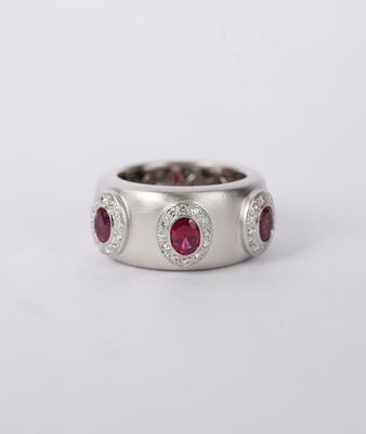 VVET- 18KW 16.71g .75ctw Ruby &amp; Diamond Fashion Ring (size 6)