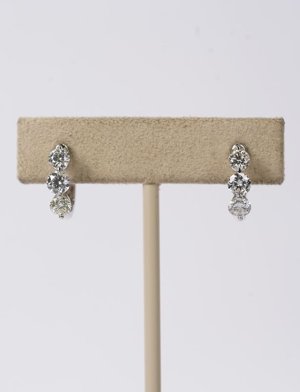 VLTT- 14KW 4.10g 1.91ctw Diamond Huggie Hoop Earrings