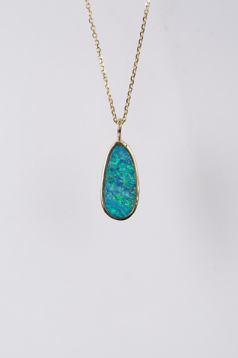 VATT- 14KY 3.52g 17x8mm Australian Opal Necklace 16-18&quot;