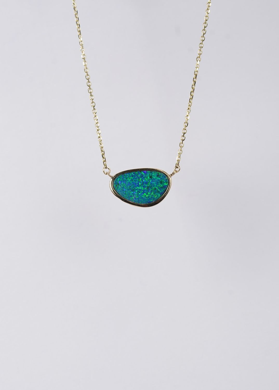 VVTT- 14KY 2.96g 13.5x9mm Australian Opal Necklace 16-18&quot;