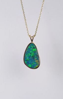 AETT- 14KY 7.65g 23x14mm Australian Opal Necklace 16-18&quot;