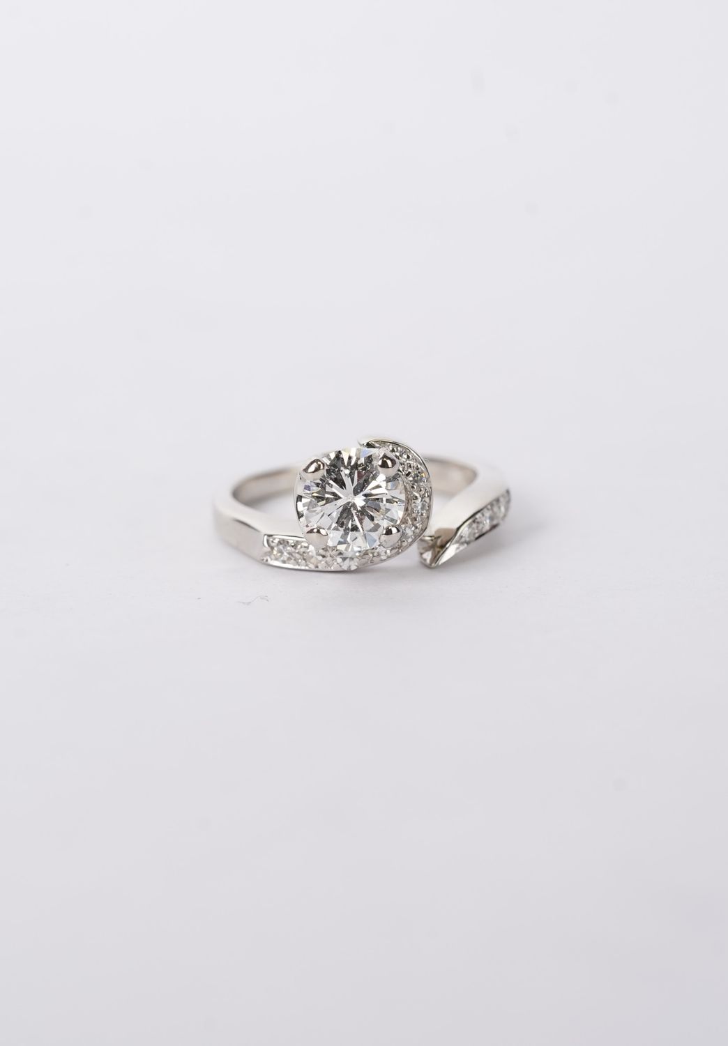 VLET- 14KW 3.59g 1.13ctw (.99ctr) J/SI2 Round Diamond Engagement Ring (size 5)