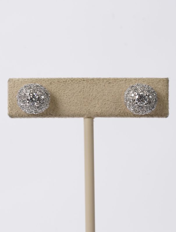 EETX- 18KW 4.51g 1.10ctw Diamond Pave Stud Earrings