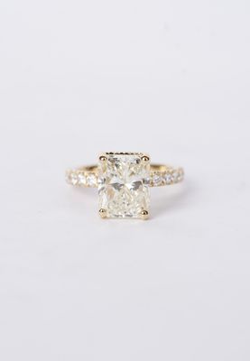 ABTPT- 18KY 5.32g 5.62ctw (5.01ctr) J/SI1 Radiant Diamond Engagement Ring (size 6.5)
