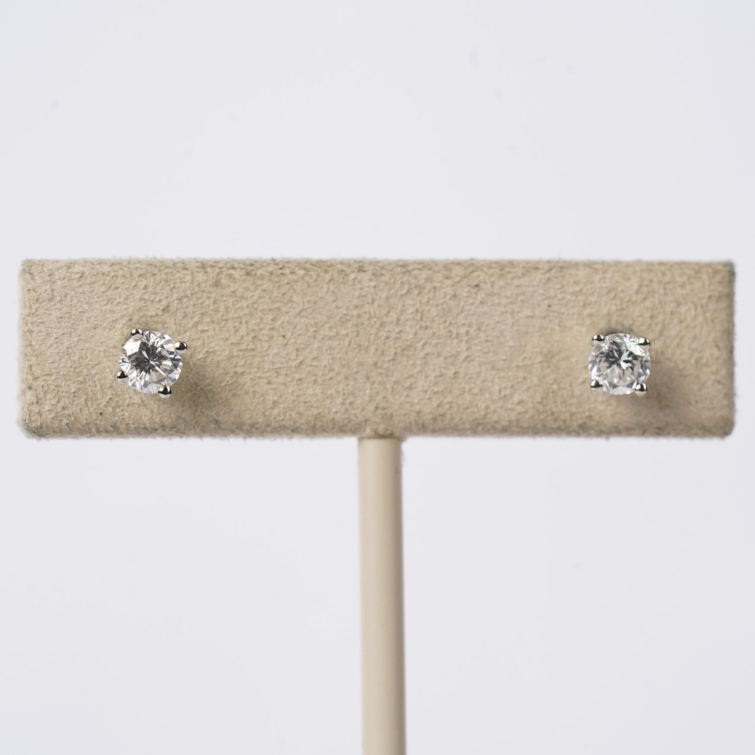 ETP- 14KW .63g .60ctw H-I/VS2-SI1 Round Diamond Stud Earrings