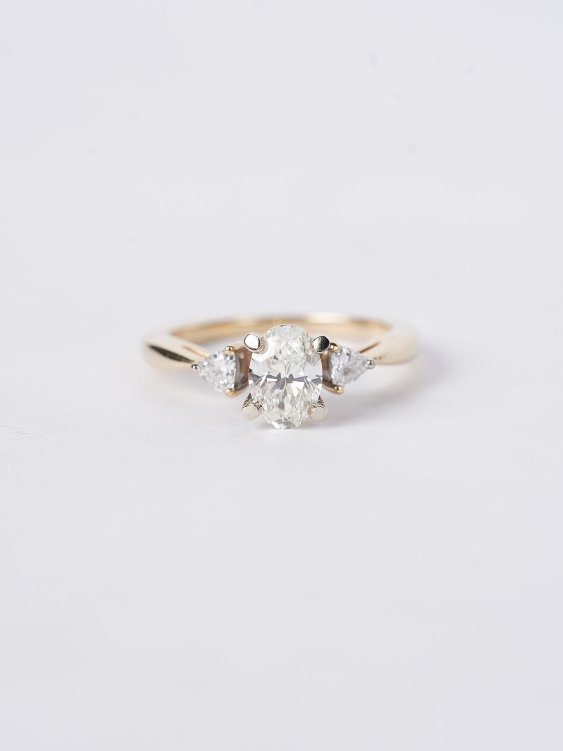 AVTT- 14KW 3.7g 1.25ctw (1.01ctr) J/SI1 Oval Diamond 3-Stone Engagement Ring (size 7)