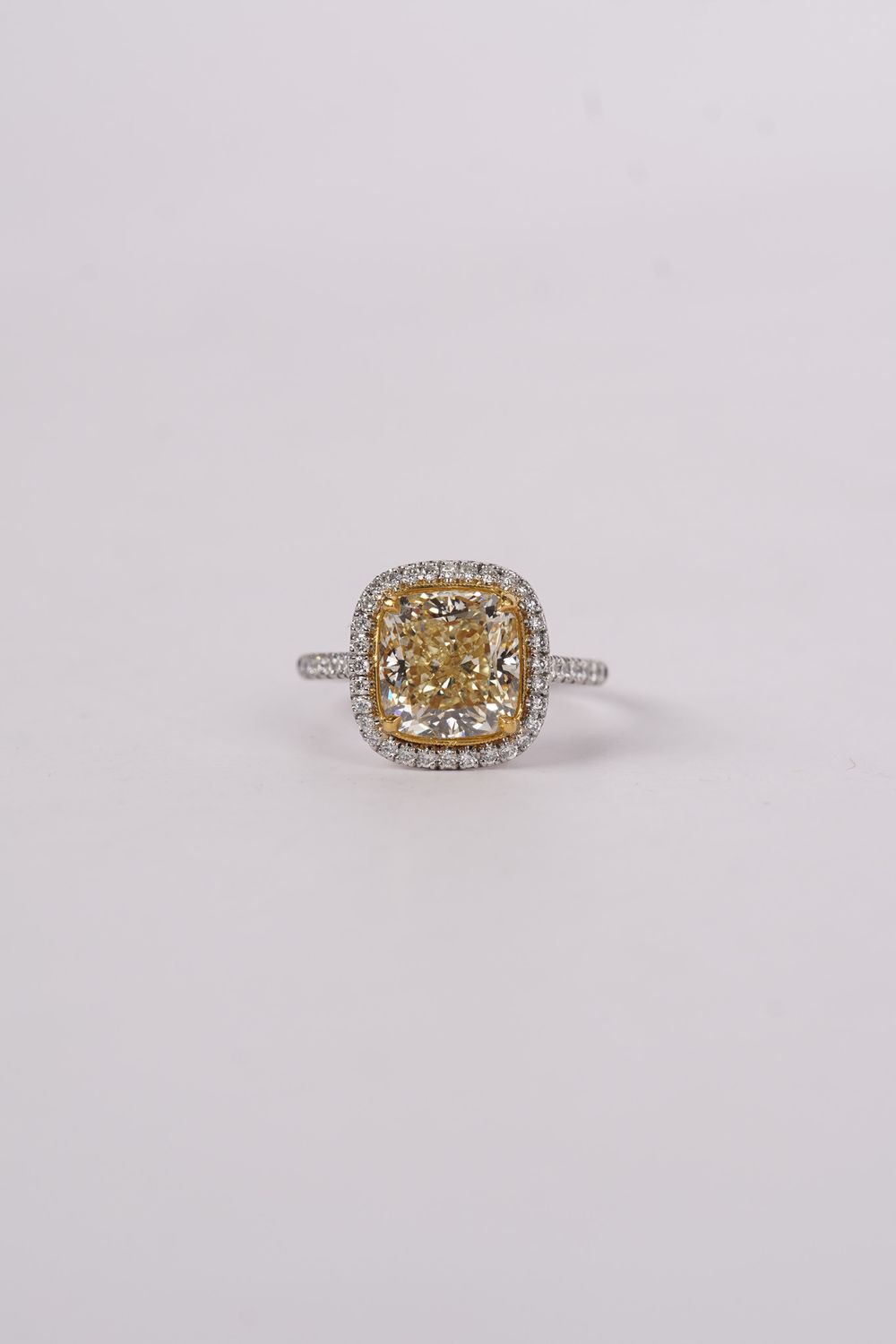 Plat/22KY 8.22g 5.38ctw (5.02ctr) U-V/SI2 GIA Cushion Diamond Halo Engagement Ring (size 6.75)