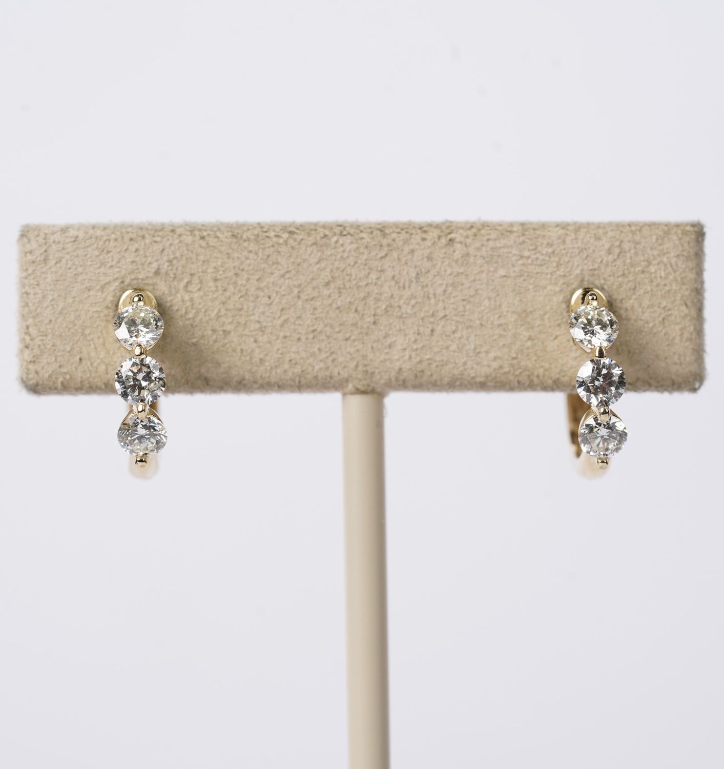 BTTX- 14KY 2.35g .90ctw Diamond Huggie Hoop Earrings