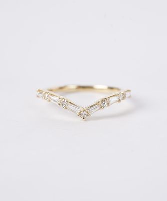 DAEX- 14KY 1.81g .38ctw Baguette &amp; Round Diamond V-Band (size 7)