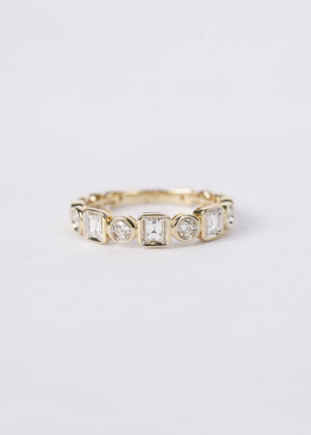 BTTX- 14KY 2.77g .52ctw Baguette &amp; Round Diamond Stackable Band (size 7.5)