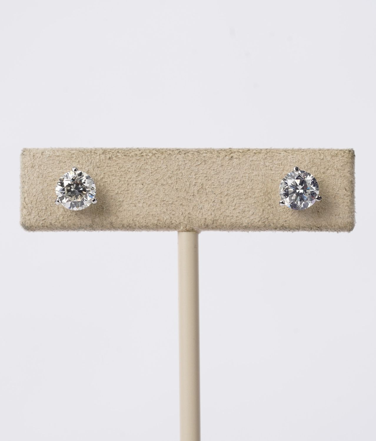 14KW 1.52ctw G-H/SI1-SI2 Round Diamond Stud Earrings