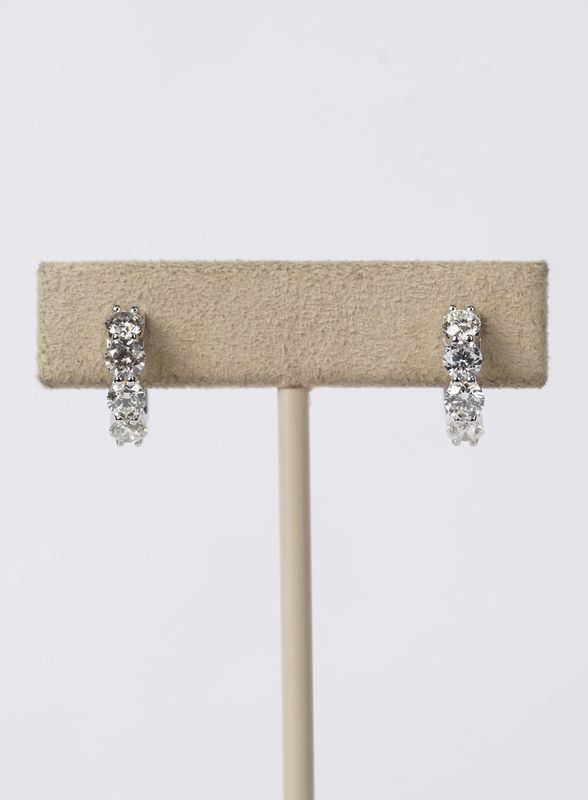 VNTT- 14KW 3.63g 1.60ctw Diamond Huggie Hoop Earrings