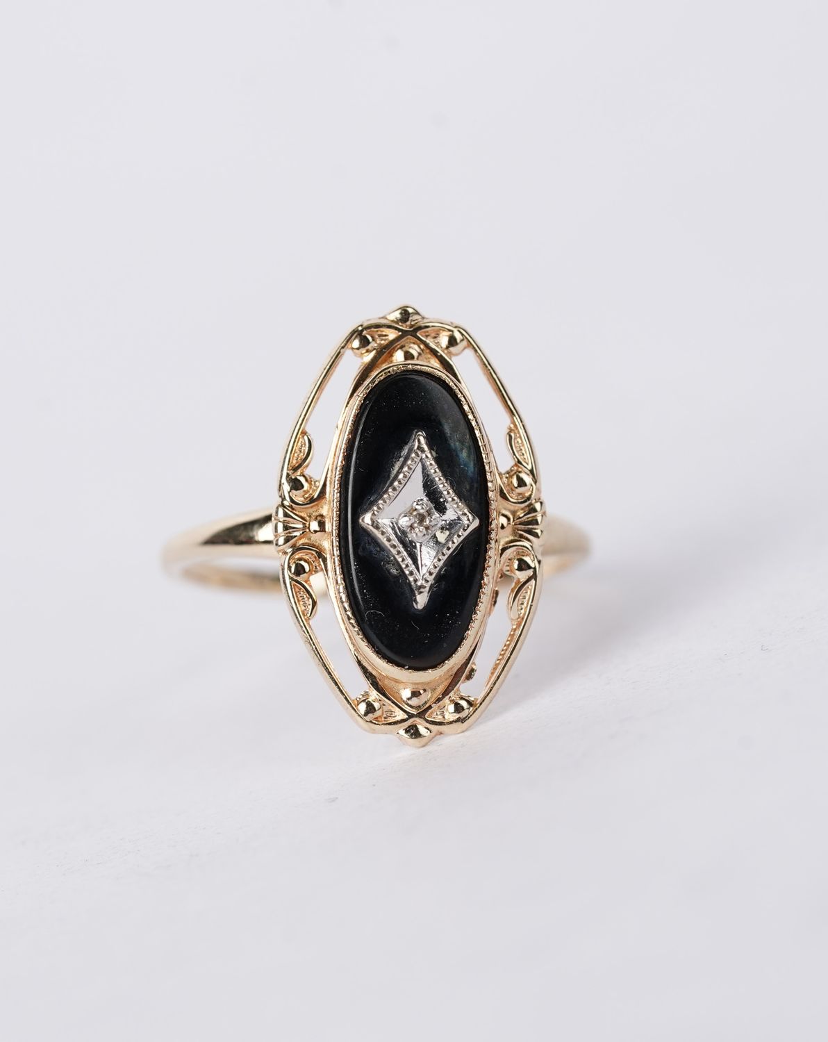 AETX- 10KY 2.69g Black Onyx Vintage Ring (size 8)
