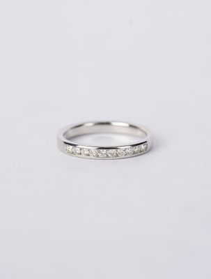 ATTX- 14KW 2.55g .20ctw Round Diamond Channel Set Stackable Band (size 6.5)