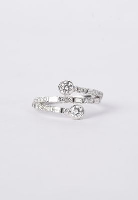 18KW 3.74g 1.50ctw Diamond Bezel Crossover Ring (size 7)