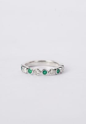 14KW 3.19g .45ctw Emerald &amp; Diamond Bezel Stackable Band (size 6.5)