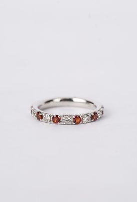 10KW 3.38g .90ctw Garnet &amp; Diamond Stackable Band (size 6.5)