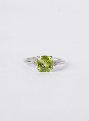 14KW 1.92g 2.47ctw Peridot &amp; Diamond Fashion Ring (size 7)
