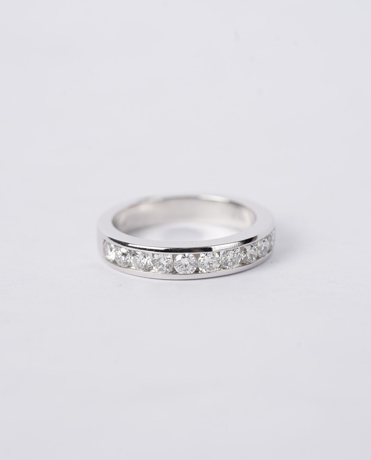 BBEX- 14KW 4.49g .82ctw Round Diamond Channel Stackable Band (size 6.5)