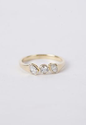 EDIX- 14KY 2.66g .28ctw Multi-Stone Diamond Fashion Ring (size 7.5) EDIX- 14KY 2.66g .28ctw Multi-Stone Diamond Fashion Ring (size 7.5)