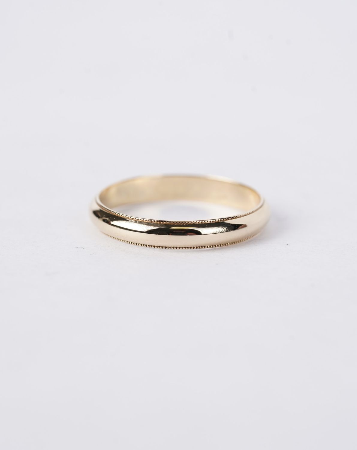 VNT- 14KY 2.18g 3.25mm Half Round Milgrain Band (size 8)