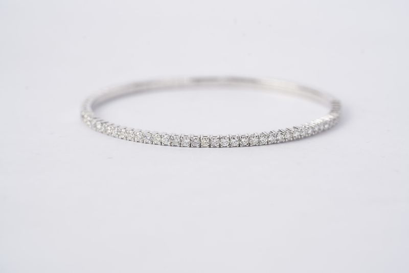 VNTT- 14KW 9.41g 1.50ctw Round Diamond Flex Bangle Bracelet