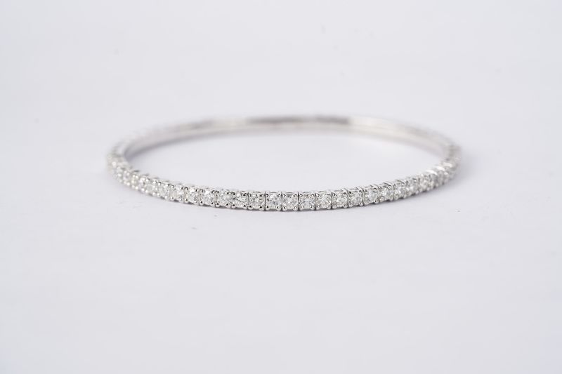VEET- 14KW 11.90g 2.00ctw Round Diamond Flex Bangle Bracelet