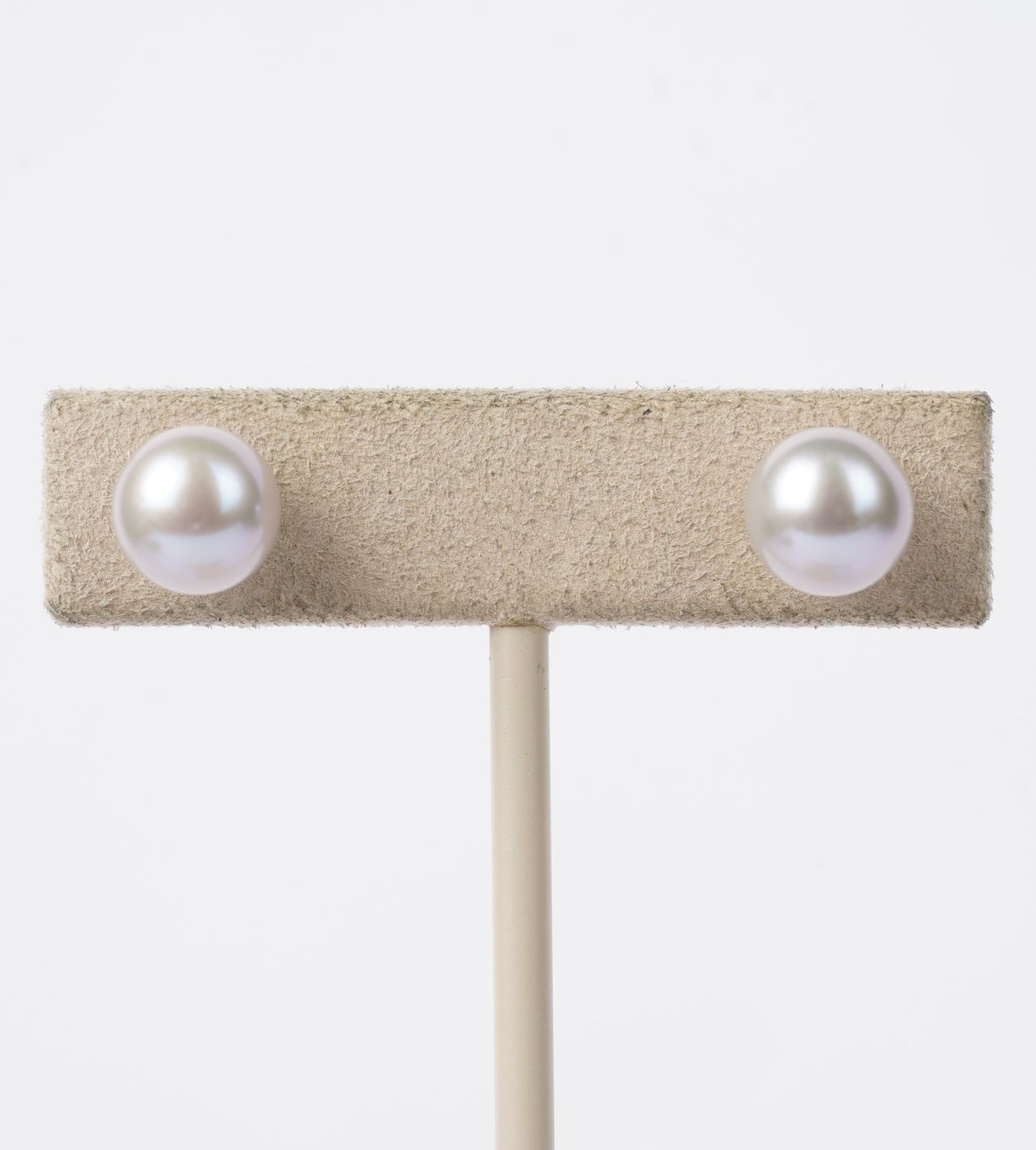 ATT- 14KY 1.96g 8.5mm Akoya Pearl Stud Earrings