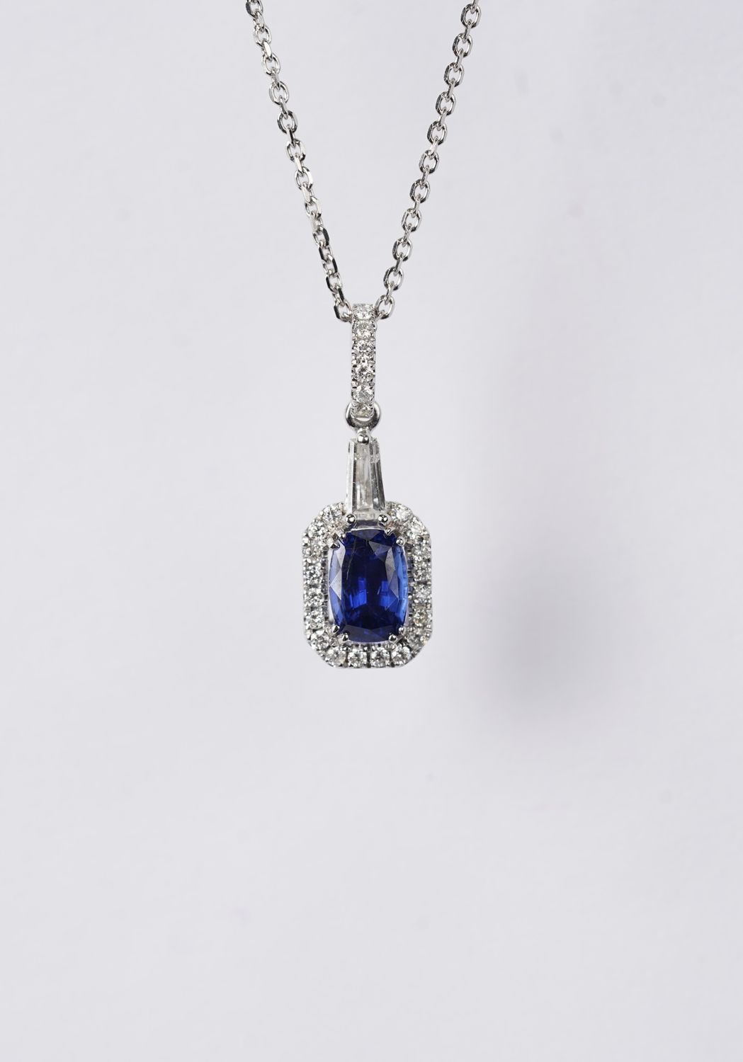 VVRE- 14KW 2.89g 1.22ctw (.90ctr) Sapphire &amp; Diamond Halo Necklace 16-18"