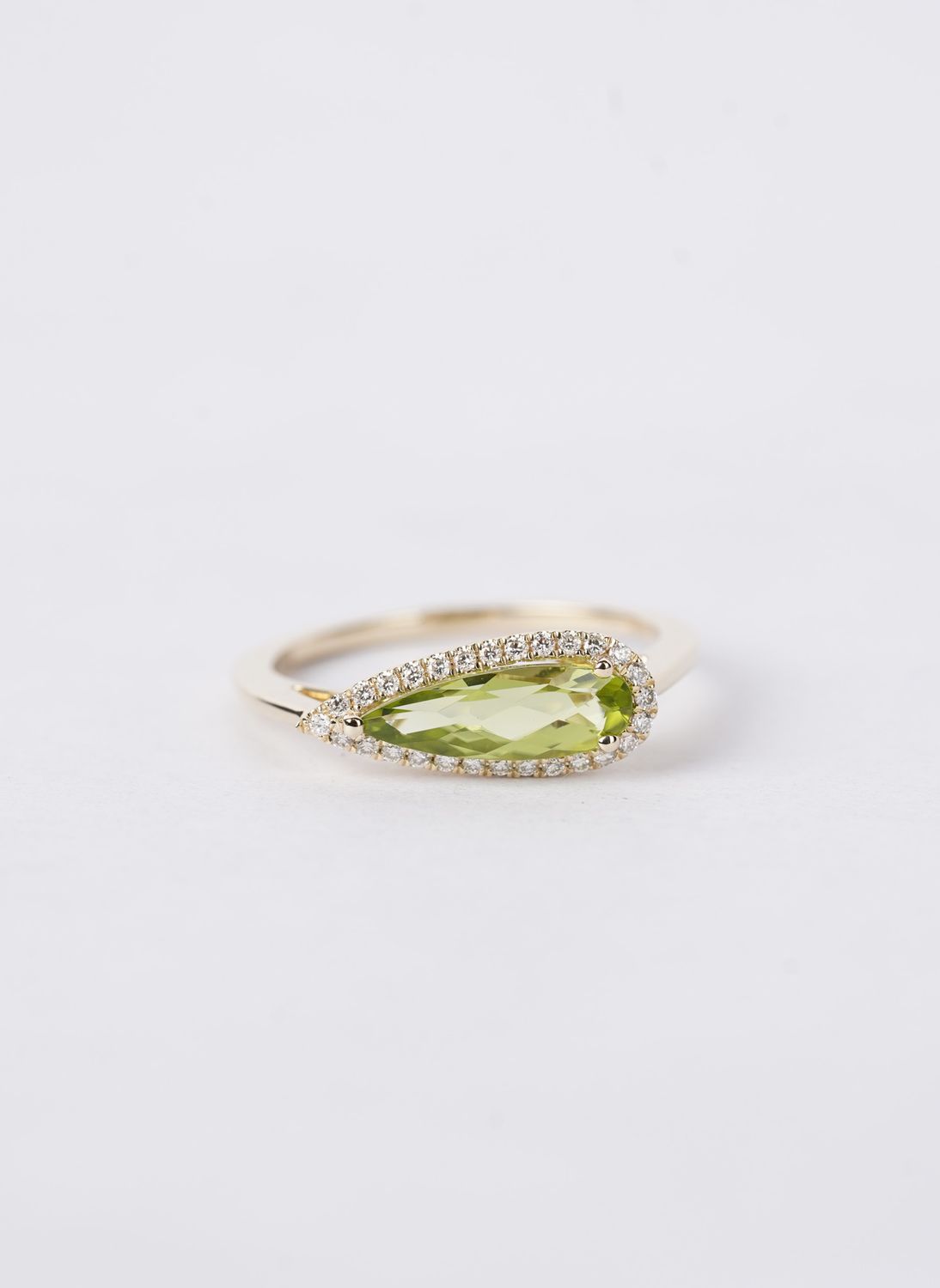 RBTX- 14KY 2.13g 1.19ctw (1.07ctr) Peridot &amp; Diamond Halo Fashion Ring (size 6.5)