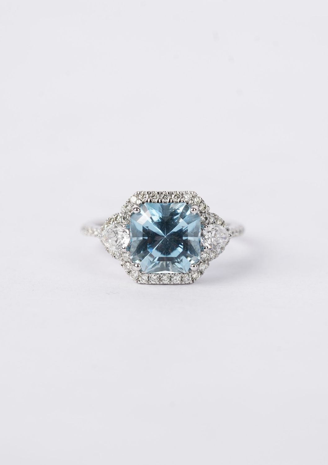 AVTT- 14KW 3.31g 4.06ctw (2.82ctr) GAL Aquamarine &amp; Diamond Halo Fashion Ring (size 6.5)