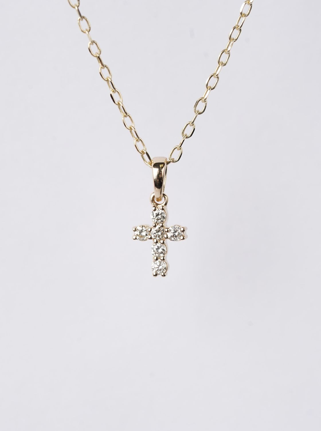 AEE- 14KY 1.30g .09ctw Petite Diamond Cross Necklace 18"
