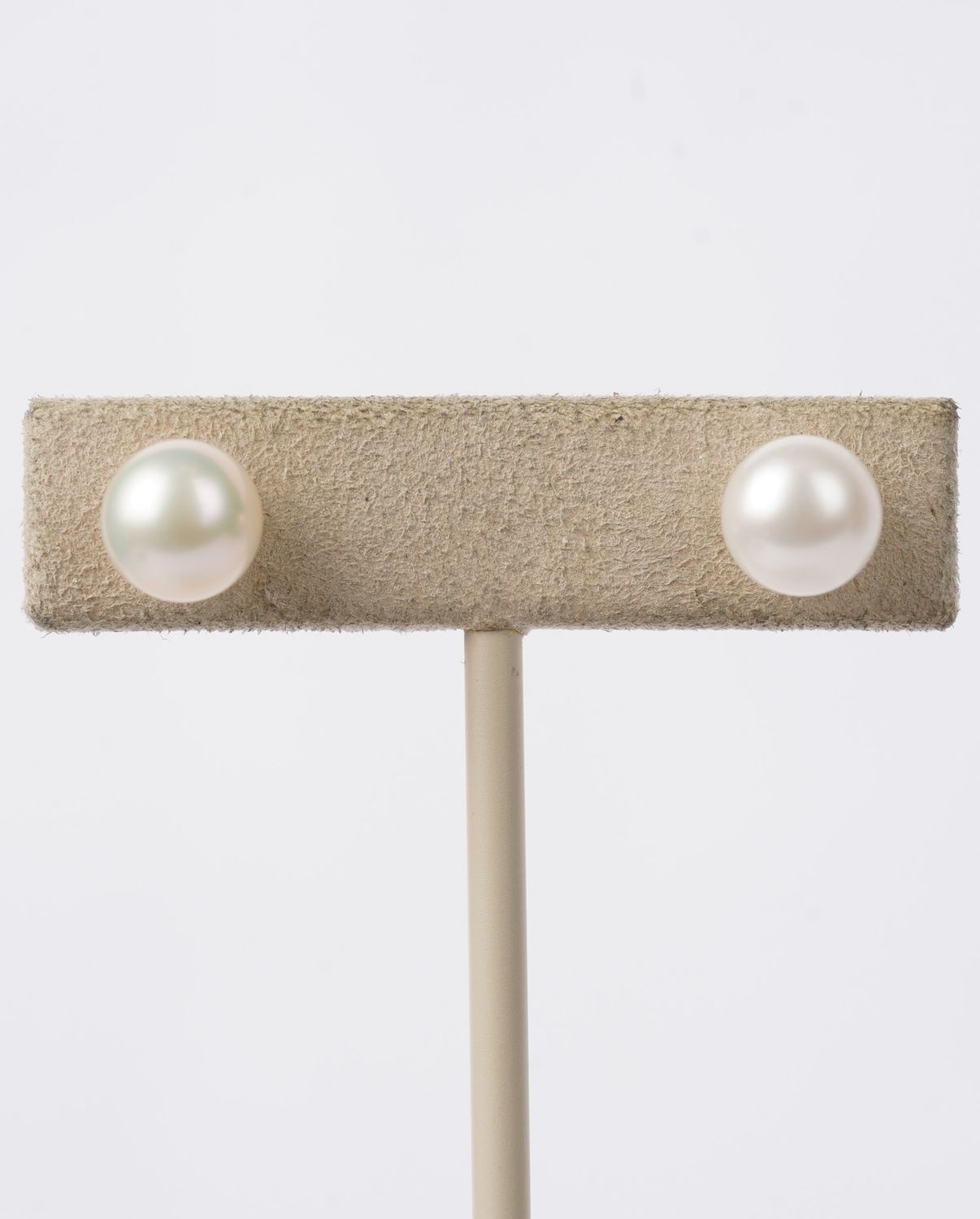 8mm Pearl Stud Earrings in 14k Yellow Gold
