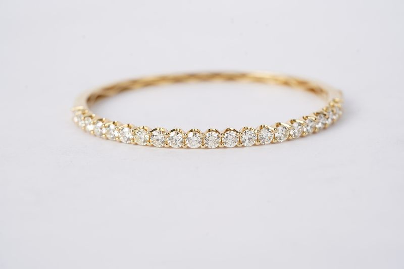 4.60 Carat Diamond Bangle Bracelet in 18k Yellow Gold
