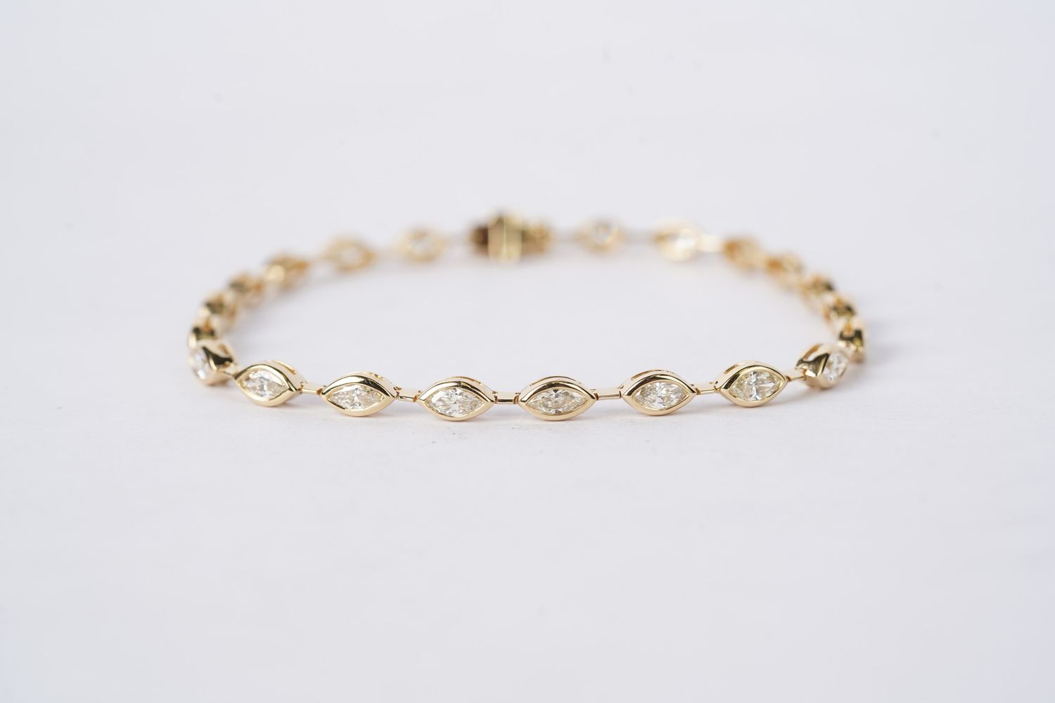 3.00 Carat Marquise Bezel-Set Diamond Tennis Bracelet in 18k Yellow Gold | 7"