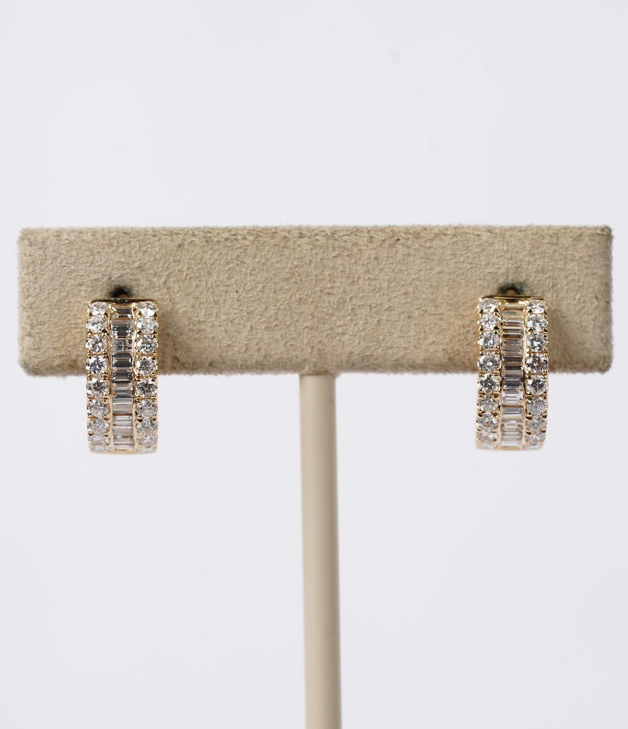 1.35 Carat Diamond Baguette and Round Huggie Hoop Earrings in 18k Yellow Gold