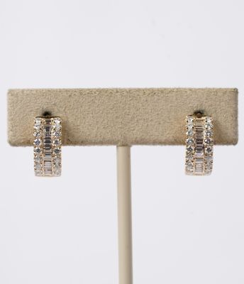 1.35 Carat Diamond Baguette and Round Huggie Hoop Earrings in 18k Yellow Gold