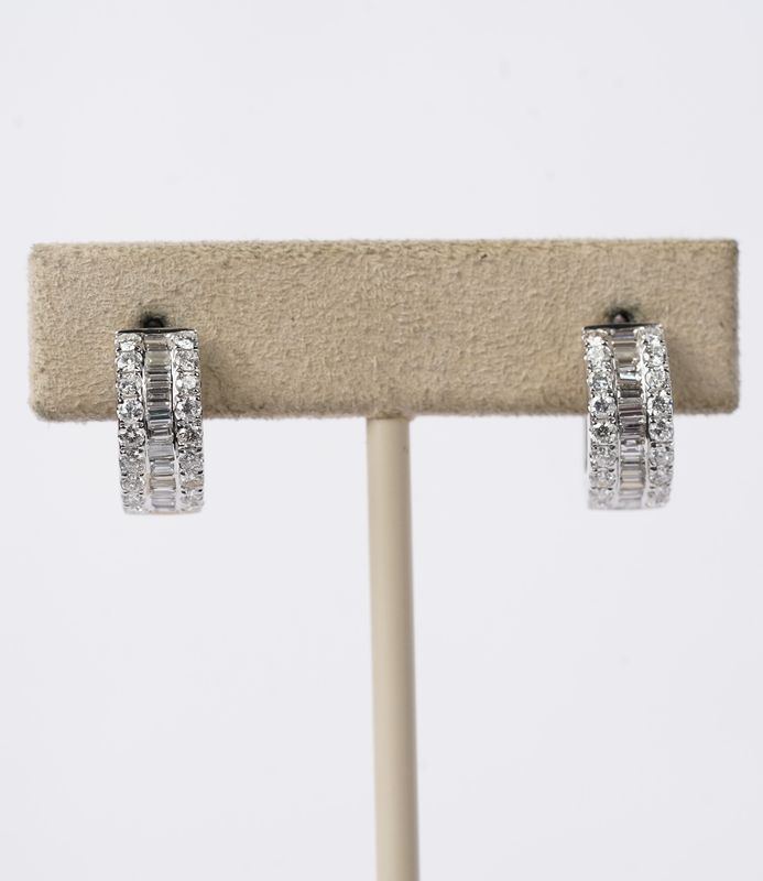 1.35 Carat Diamond Baguette and Round Huggie Hoop Earrings in 18k White Gold