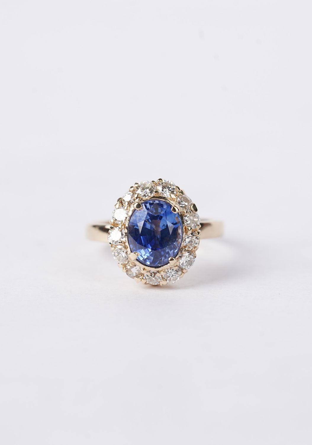 3.20 Carat Blue Sapphire with Diamond Halo Antique Ring in 14k Yellow Gold