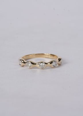 ETTX- 14KY 2.77g .20ctw Diamond Bezel Stackable Band (size 7)